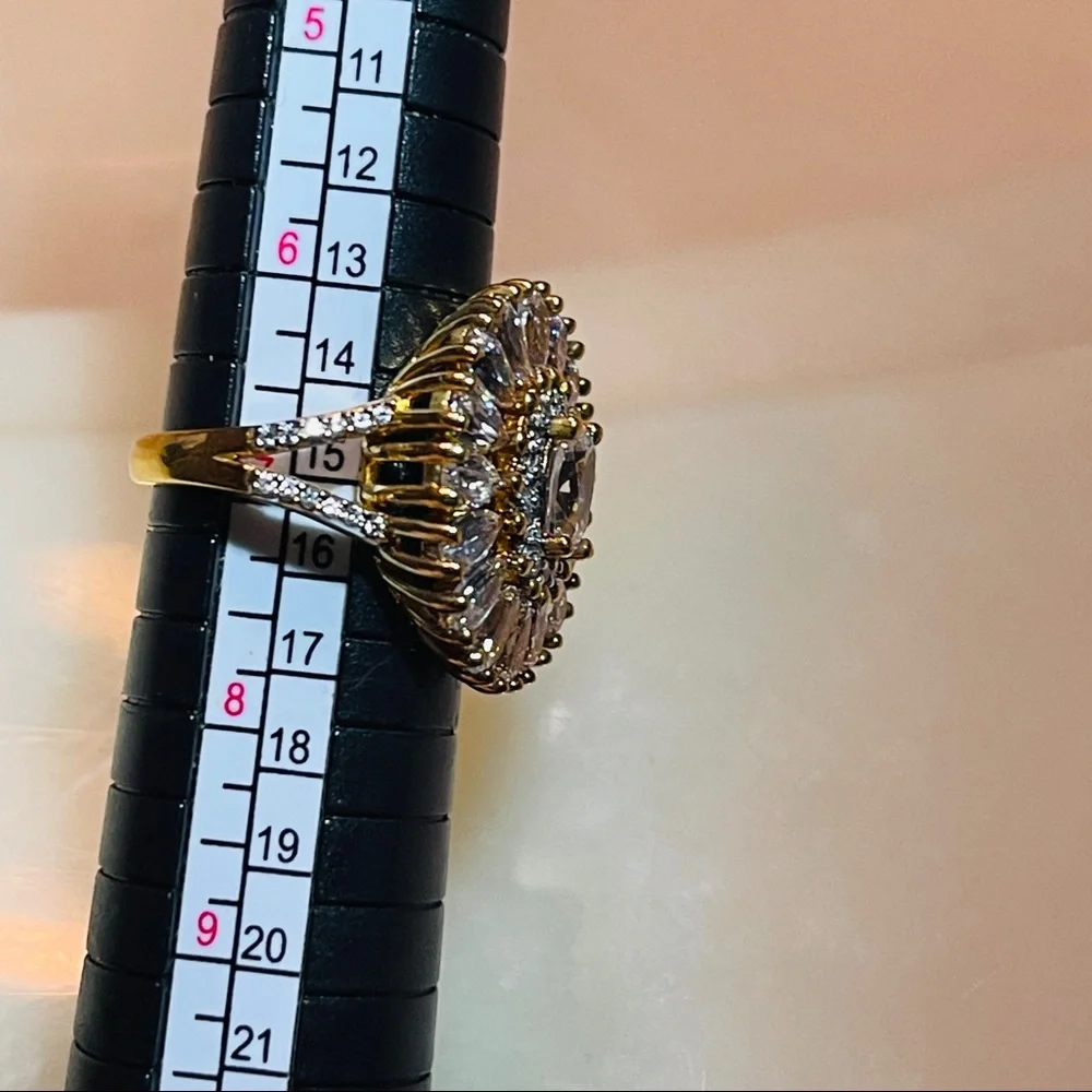 🌺Beautiful PAJ OZ GP. 925 Sterling Silver White Topaz Dinner Ring! - Picture 15 of 16